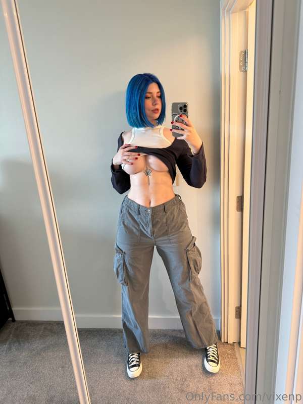 I'm about to go for a walk, but I'm not sure if I should wea..