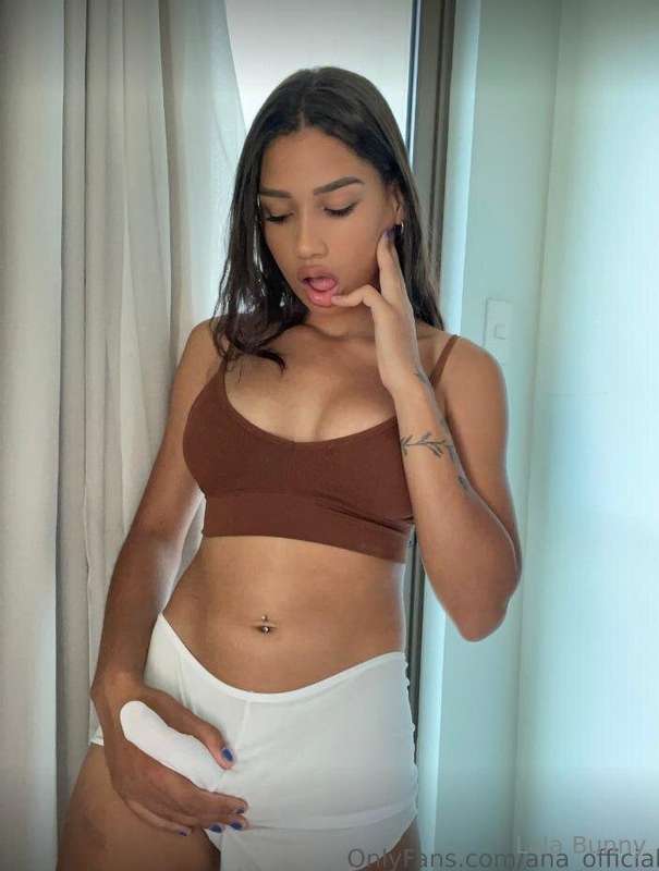 FREE SUBSCRIPTION 🫦The hottest girl with big tits @ana_offic..