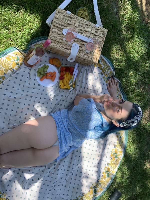 Sunshine🌞 

I will be releasing a fun video later tonight 💙💙.. 4