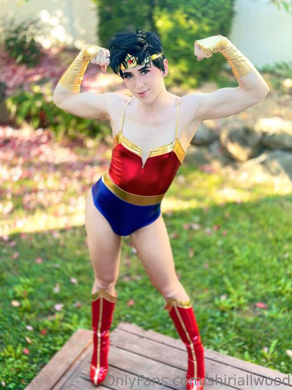Your favourite ***WONDER WOMAN*** 🥰