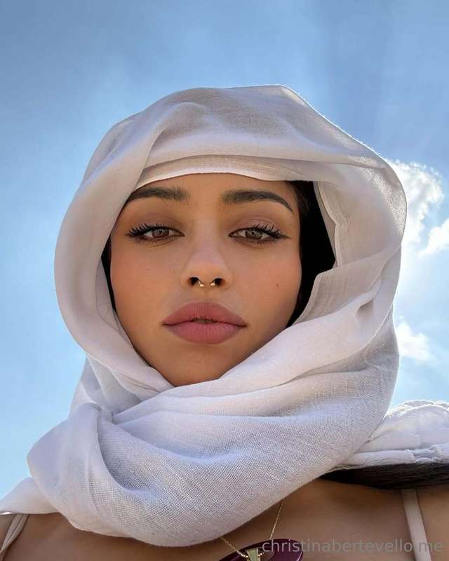 Princess in white 🤍
