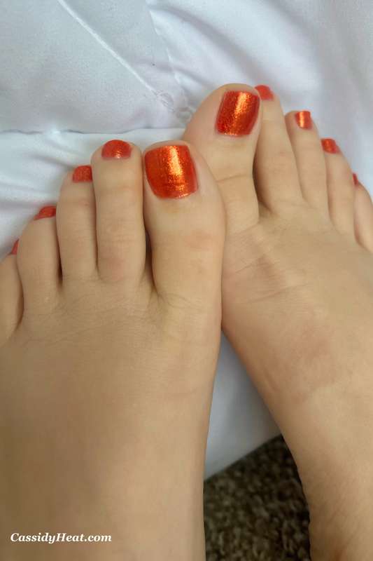 Closeups of the new orange sparkly polish 🧡 2
