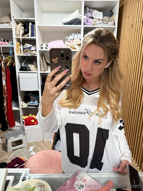 Sei pronto per quello che c'è sotto la maglia? 😜