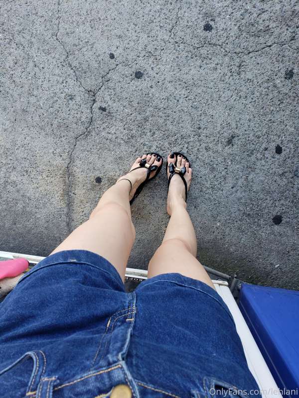 Flip flops 🖤 2