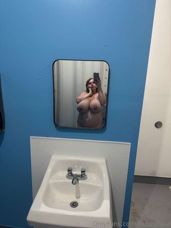 I know it’s not real camping if there’s showers but I was so.. 5