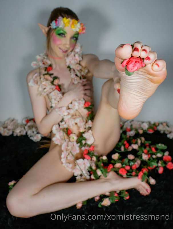 What do you think smells better? My feet or these flowers? 6