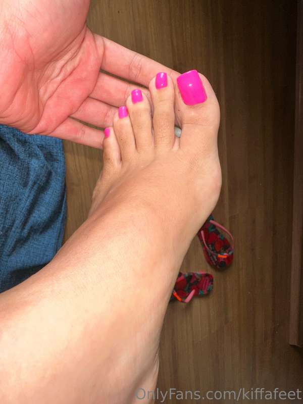 New pink pedicure available for video chat ans customs
