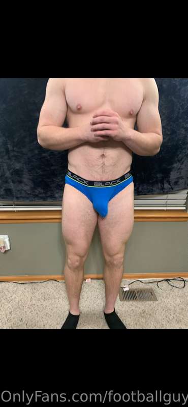 Sexy HOT muscular SGT having some fun showing off in his foo.. 25