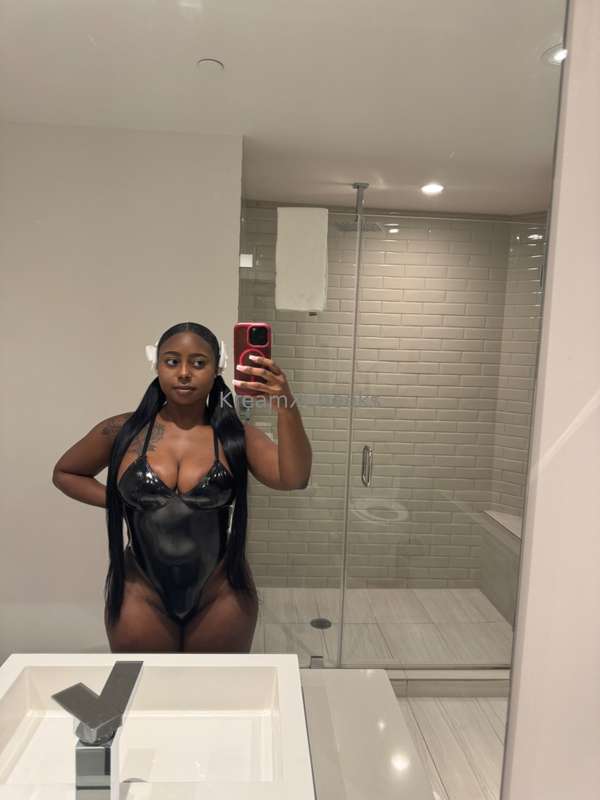 im waiting for you in my dm's🤭