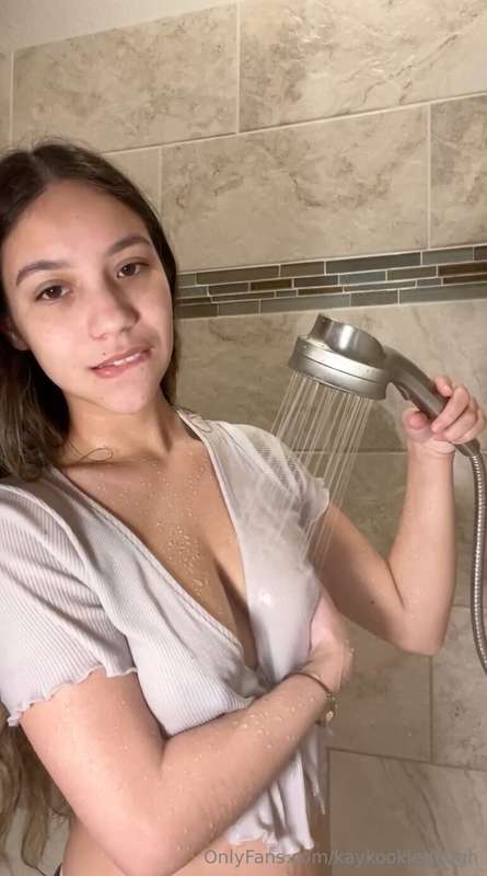 Celebrating Saint Patrick's Day in the shower💚💦💦