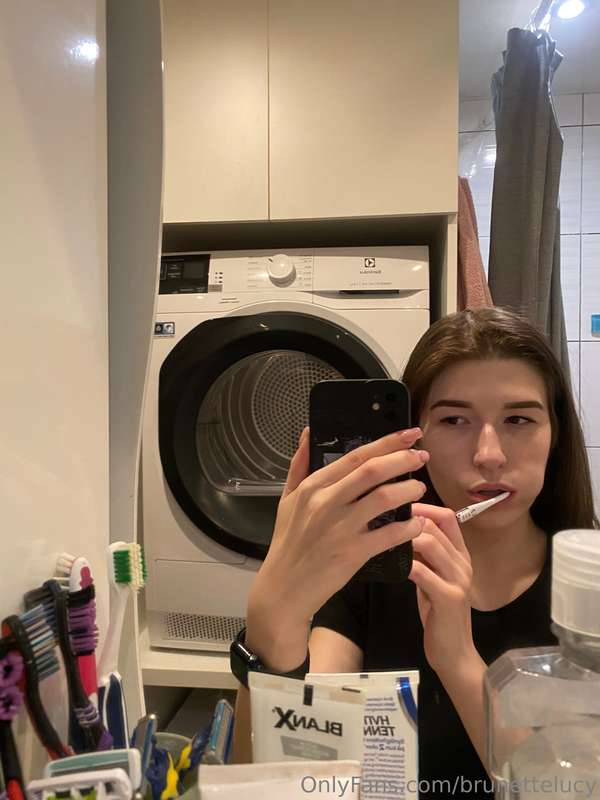 My morning routine. What's yours?🤭😇