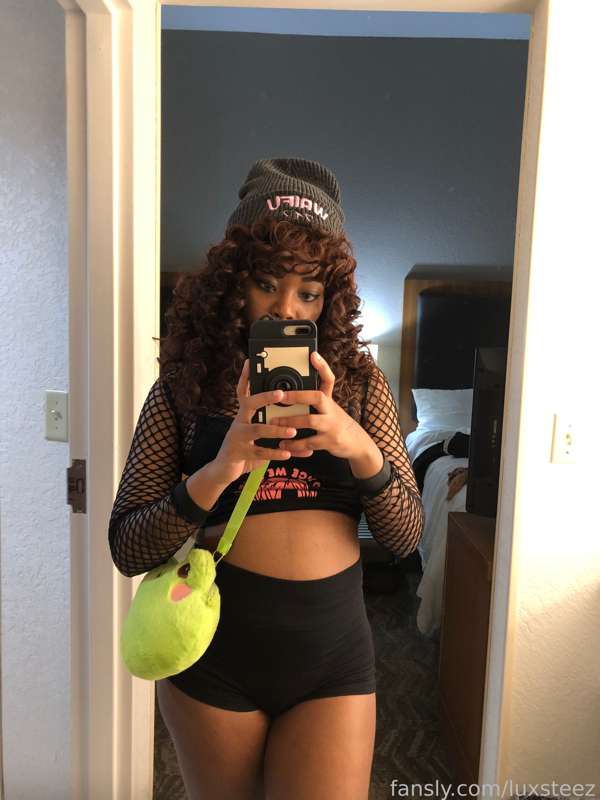 Luxsteez - Fansly - 05 Apr, 2023 1