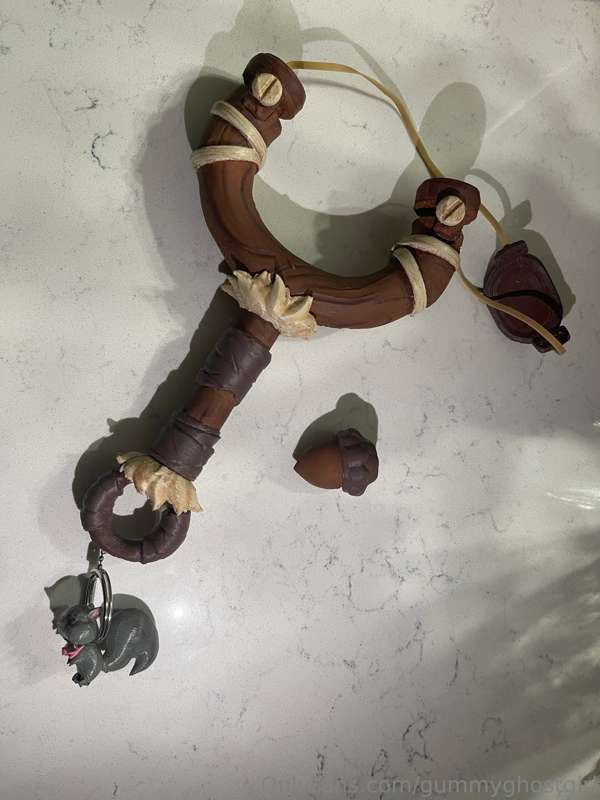 Just finished making this prop for an upcoming cosplay! 🐿️😉