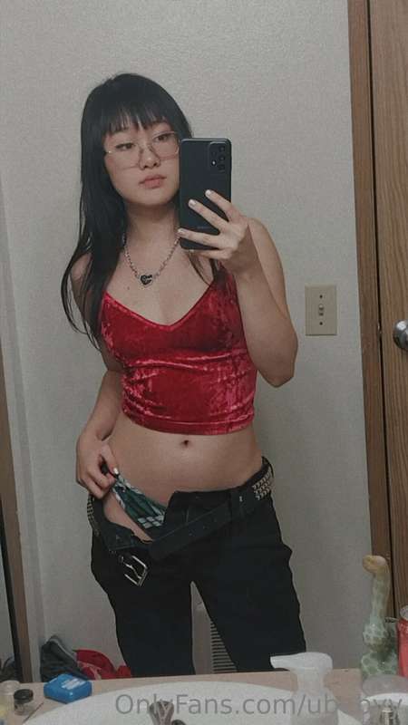 Was really feeling my outfit today 🥺💕

Love this velvet top,.. 5