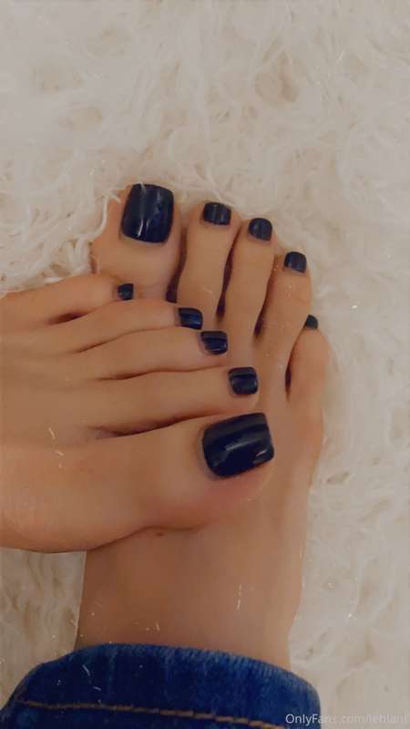 I take too many photos I forget to post them all 😩 last pedi 1