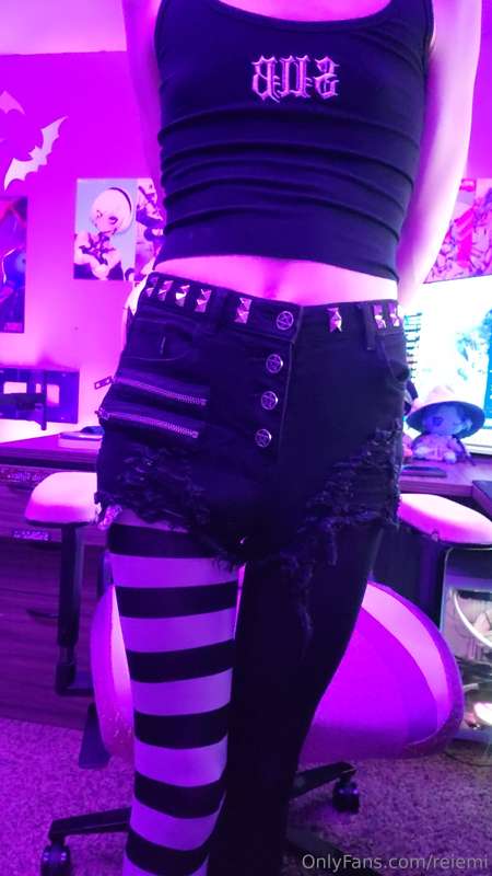 new top :3 7
