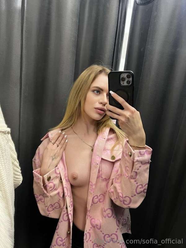 HORNY KITTY 😻 @ruby_dreaming 😻 WANNA RIDE ON YOUR COCK UNTIL..
