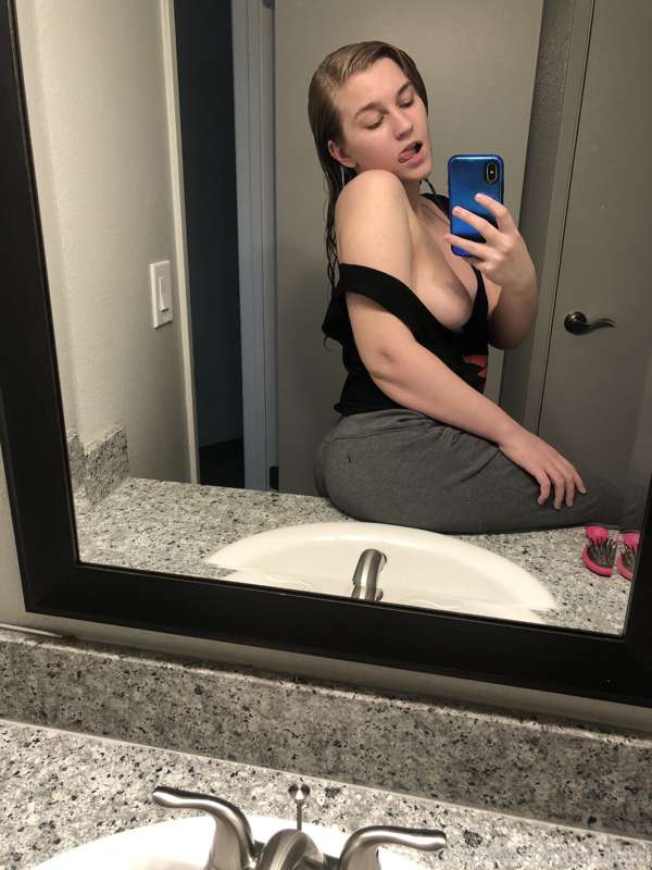 Side boob ✌🏻 7