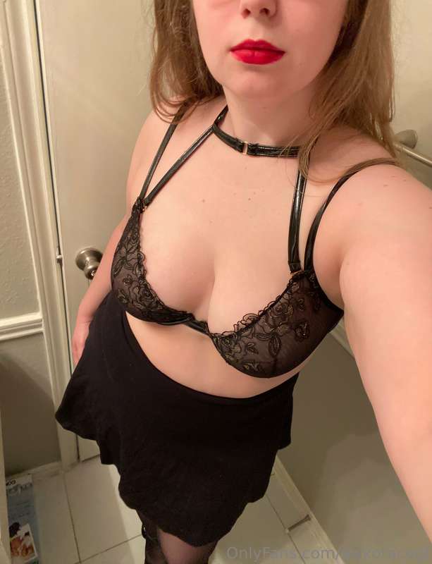 I can’t get over this bra it’s so hot 🥵😩 3