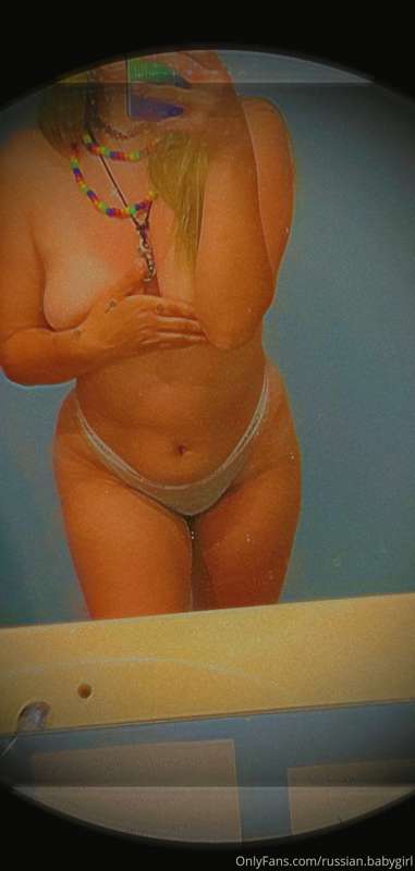 It's to fuckin hot in here😰... just get naked with me😏😘 3