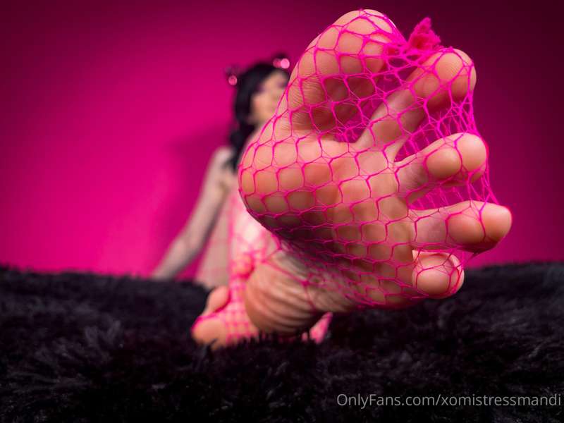 I want to rub my fishnet soles all over your face! 5