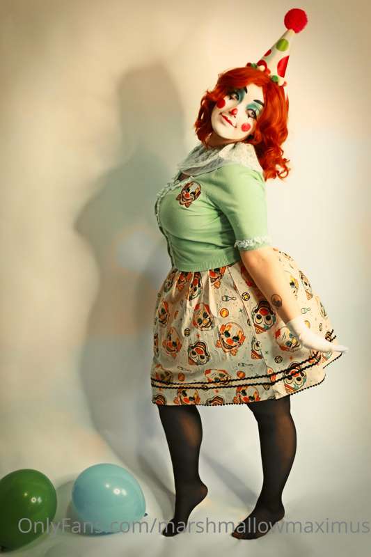 Retro Clown set (Part 1)
Ohhhh how fun it is to clown around.. 8
