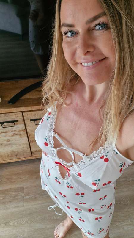 Naughty boys get rewarded with my mouth.