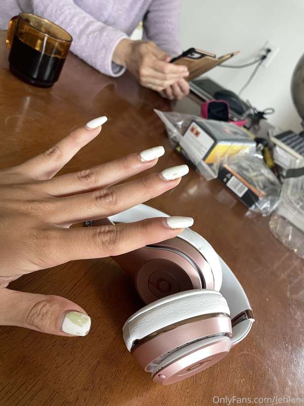 Okay I need to get my nails done, broke a few on my other ha..