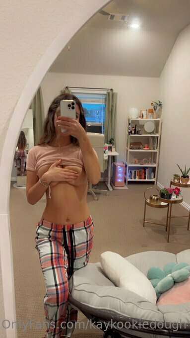 Wake up I'm posting boobs