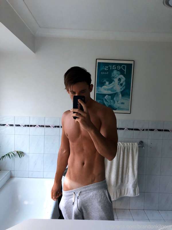 so hungover and horny 😈
