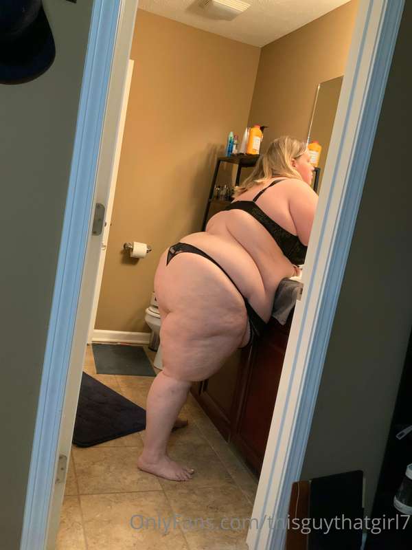 What it really looks like when I’m getting ready for a photo.. 10