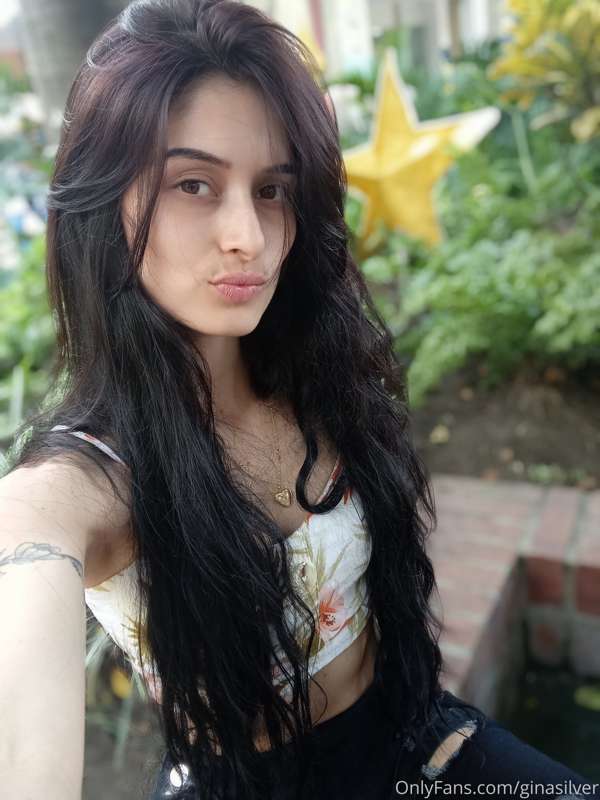 Sun is shining and I'm ready for a great day!! ☀️ Do you wan..