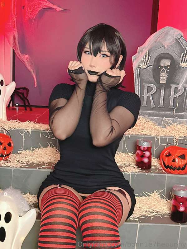 Can i get my candy now?🤭🍆💦 Just a reminder that SP🎃🎃KY seaso.. 11