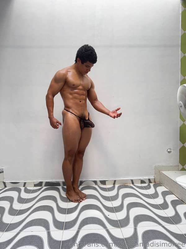 Qué tal ?www.onlyfans.com/markamadisimo