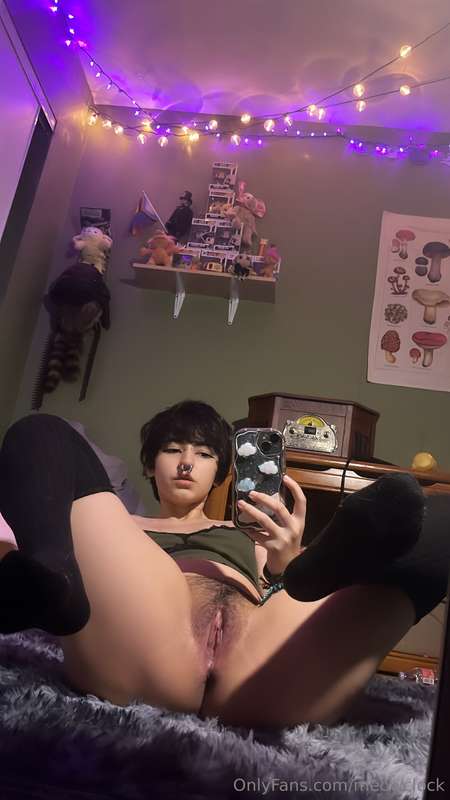 it’s 4am but felt cute :3 5
