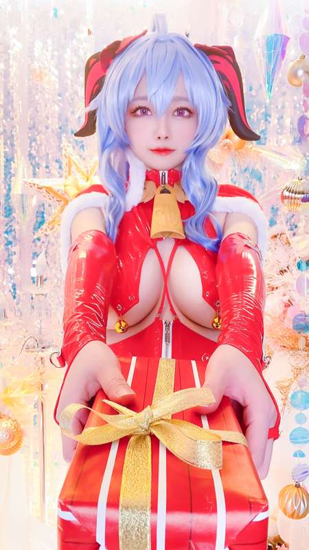 Merry Christmas~~
聖誕老人來送禮物啦~
今天特地買了舒芙蕾來吃😋 2