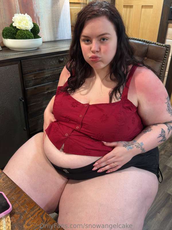 Do I look cute? 🥰