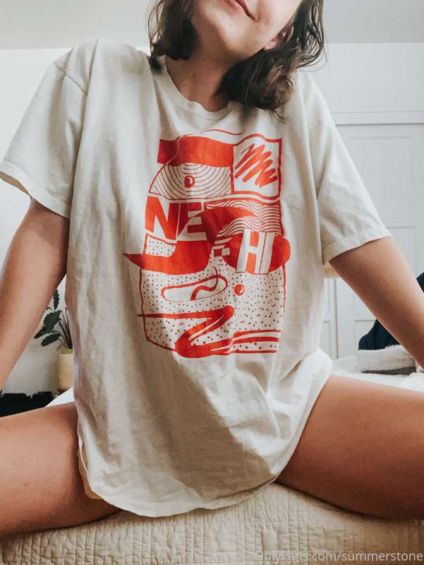 Let me steal your favorite band tee 😈 [8 pics]