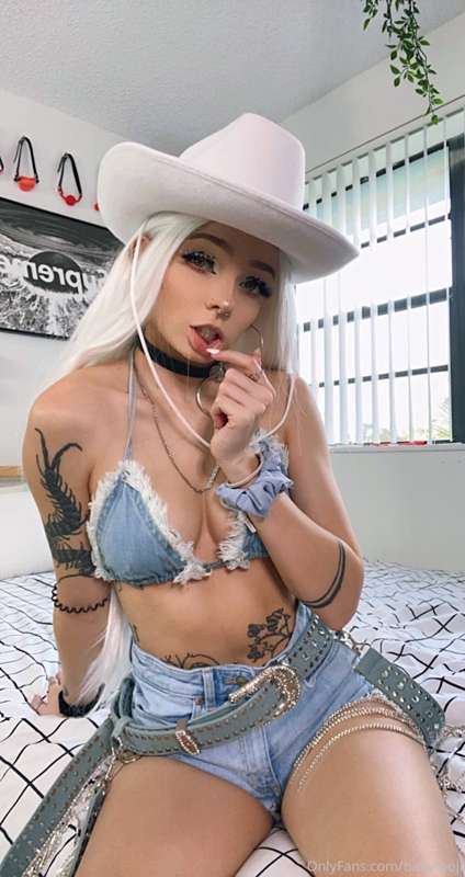 Jean cowgirl set pt. 2 😏💙 this h0rse dildo is literally 1/3 .. 7