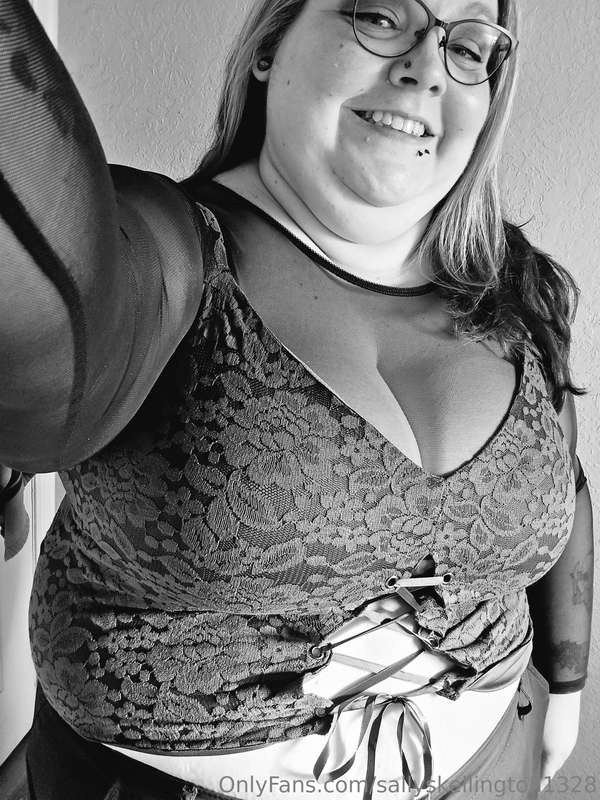 Happy 420 Easter! 🐰 Some naughty pics to cum later tonight....