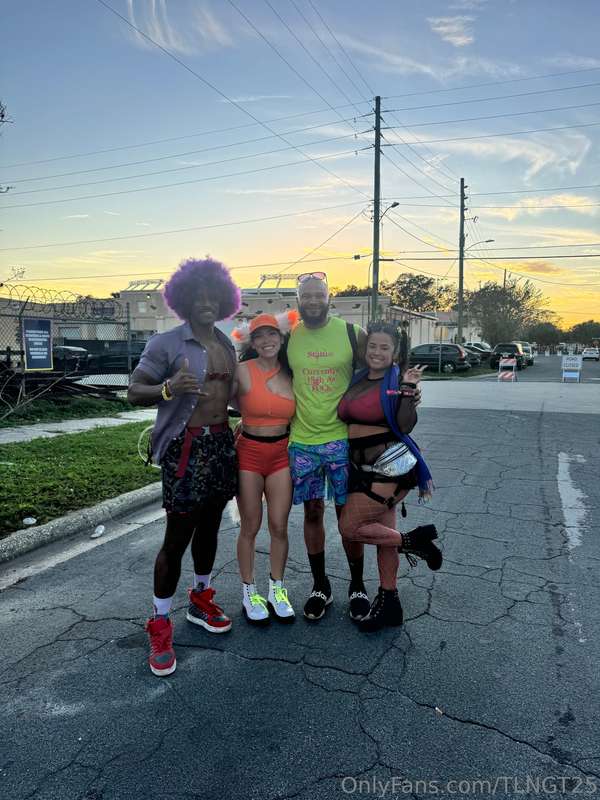 EDC Orlando was an amazing time this year 😍😍Went raving with.. 3