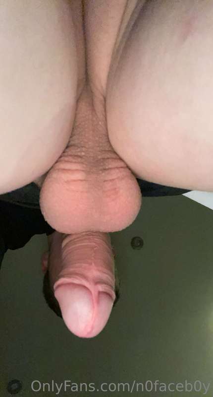 What you doing down there hmm 🤔