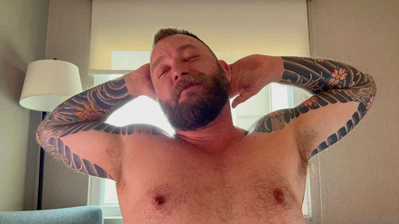 I love exploring the beautiful, thick musky body of @liam.gr..