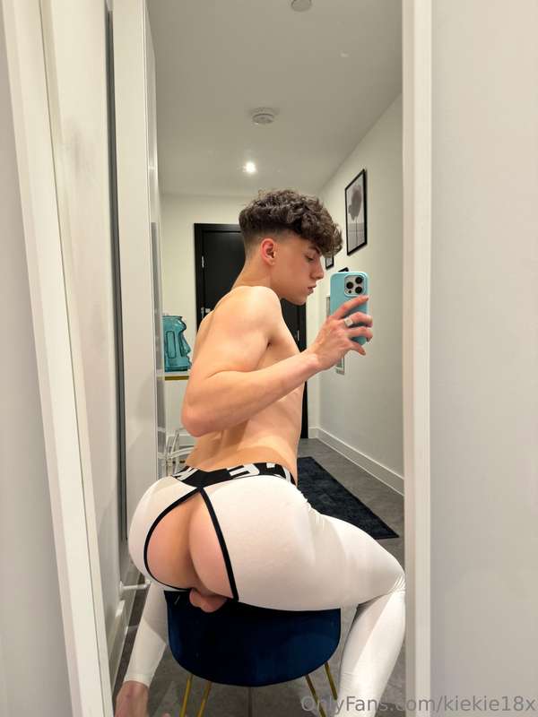 I hope my yoga tights won't be a distraction for you ;)