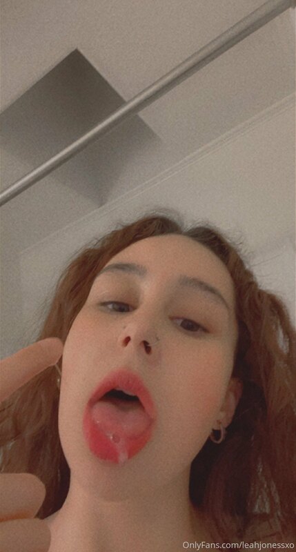 Blowjob video coming tomorrow ? 4