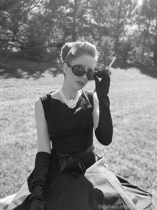 I have some Audrey Hepburn vibes for you today! Thanks to Ad.. 3