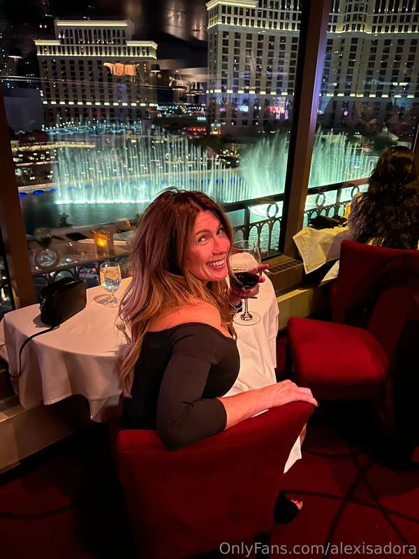 What are your NYE plans??? 🥂🎉🍾