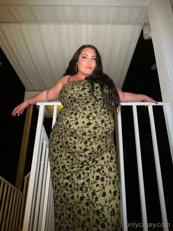 I looooove going out in tight little outfits to show off my .. 1