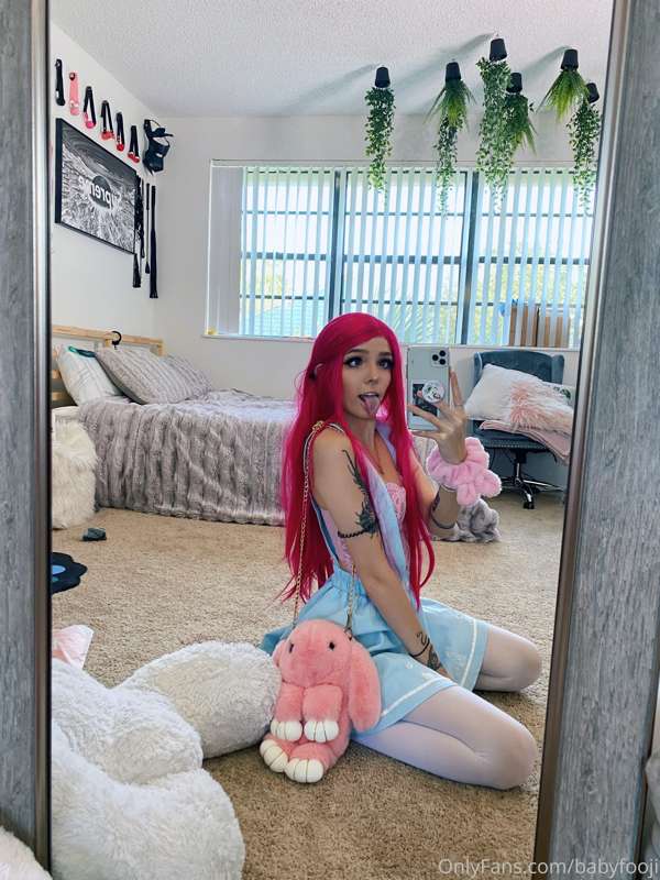 Some pics from this photo set 🍭🌩 pt. 1 14