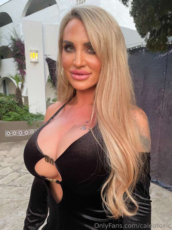 My new Versace dress, very chest-hugging 😘 1